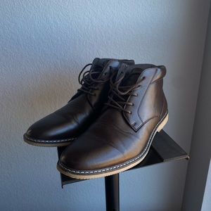 London Fog Dark Brown Leather Boots Mens 10.5 - Excellent Condition